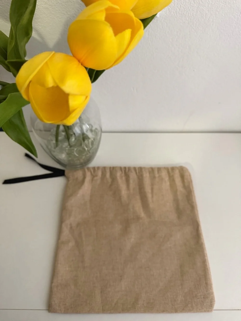 Gucci Natural Beige Dust Bag with Logo Tag - Picture 2 of 3